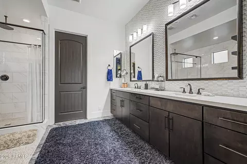 Bath - 1682 E Gillcrest Rd, Gilbert, AZ 85298 photo 1 of 4