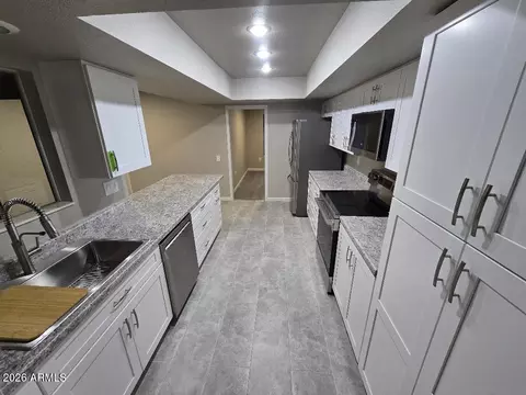 9706 W Long Hills Dr, Sun City, AZ 85351