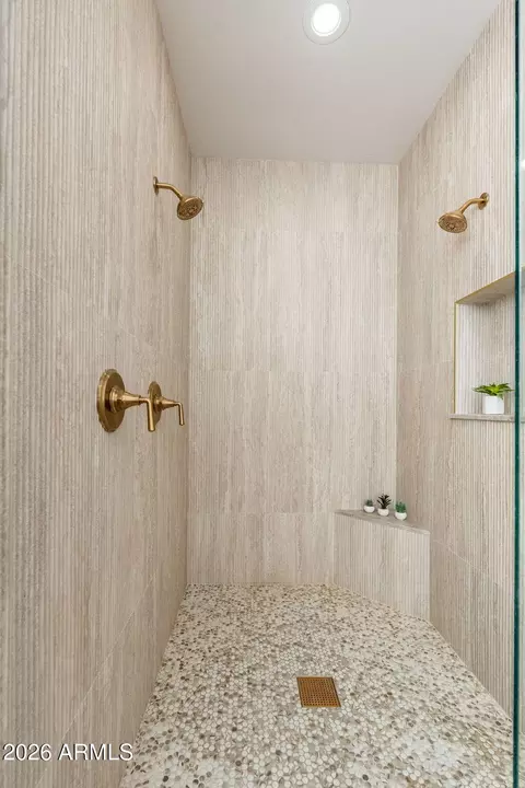Bath - 3817 E Tracker Trl, Phoenix, AZ 85050 photo 4 of 4