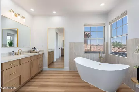 Bath - 3817 E Tracker Trl, Phoenix, AZ 85050 photo 10 of 10