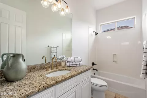 Bath - 3817 E Tracker Trl, Phoenix, AZ 85050 photo 1 of 4