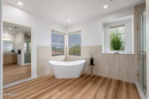 Bath - 3817 E Tracker Trl, Phoenix, AZ 85050 photo 2 of 4
