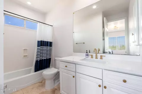 Bath - 3817 E Tracker Trl, Phoenix, AZ 85050 photo 7 of 10