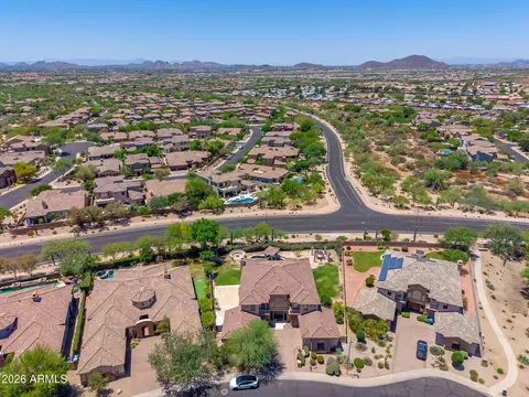 View/Area - 3817 E Tracker Trl, Phoenix, AZ 85050 photo 4 of 11