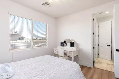 Bedroom - 3817 E Tracker Trl, Phoenix, AZ 85050 photo 6 of 8