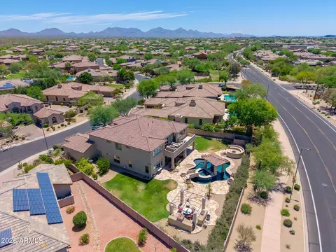 View/Area - 3817 E Tracker Trl, Phoenix, AZ 85050 photo 3 of 11