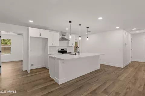 5745 N 13th Pl, Phoenix, AZ 85014 photo 6