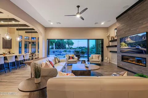 Living - 3325 E Knoll St, Mesa, AZ 85213 photo 7 of 8
