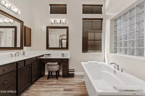 Bath - 3325 E Knoll St, Mesa, AZ 85213 photo 3 of 7