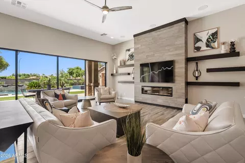 Living - 3325 E Knoll St, Mesa, AZ 85213 photo 2 of 8