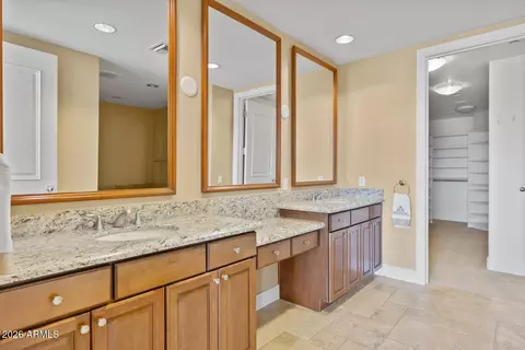 Bath - 2211 E Camelback Rd #604, Phoenix, AZ 85016 photo 2 of 3