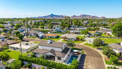 View/Area - 4233 E Fairmount Ave, Phoenix, AZ 85018 photo 7 of 8