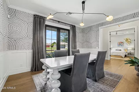 Dining - 4233 E Fairmount Ave, Phoenix, AZ 85018 photo 2 of 4