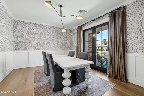 Dining - 4233 E Fairmount Ave, Phoenix, AZ 85018 photo 1 of 4