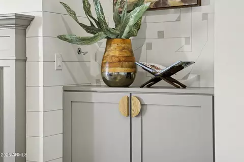 Entry Way - 4233 E Fairmount Ave, Phoenix, AZ 85018 photo 5 of 6