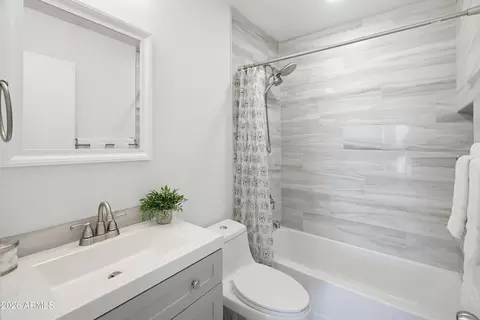 Bath - 1107 E Michigan Ave, Phoenix, AZ 85022 photo 3 of 3