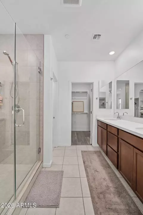 Bath - 779 E Doral Ave #104, Gilbert, AZ 85297 photo 1 of 4