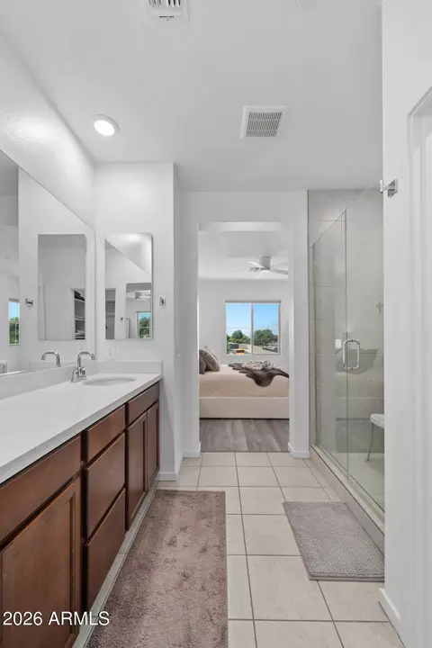 Bath - 779 E Doral Ave #104, Gilbert, AZ 85297 photo 2 of 4