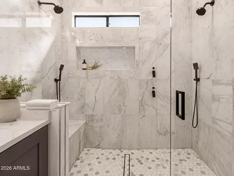 Bath - 5242 E Herrera Dr, Phoenix, AZ 85054 photo 2 of 3