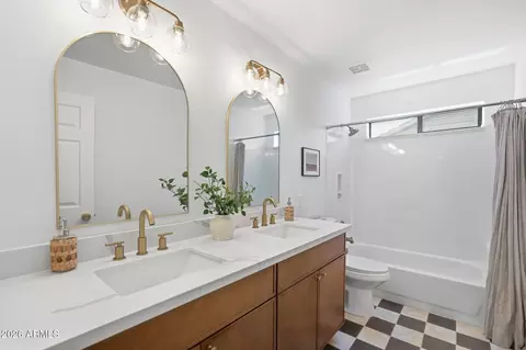 Bath - 4344 E Meadow Dr, Phoenix, AZ 85032 photo 4 of 4