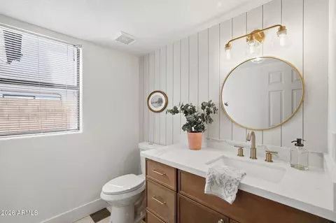 Bath - 4344 E Meadow Dr, Phoenix, AZ 85032 photo 1 of 4
