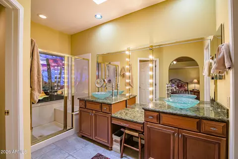 Bath - 4116 E Paradise Dr, Phoenix, AZ 85028 photo 1 of 2