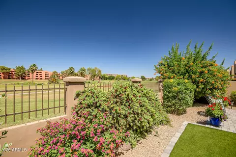 Exterior - 4116 E Paradise Dr, Phoenix, AZ 85028 photo 5 of 8