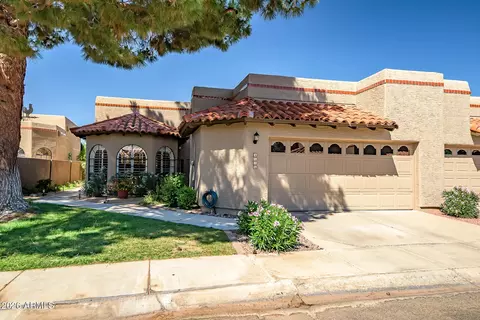Exterior - 4116 E Paradise Dr, Phoenix, AZ 85028 photo 7 of 8