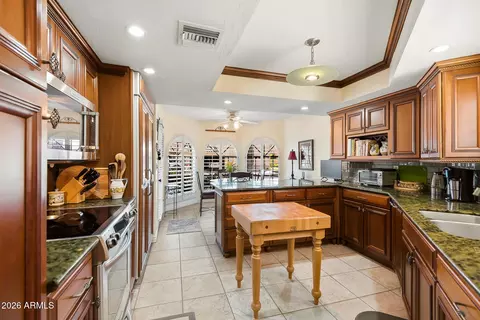 Kitchen - 4116 E Paradise Dr, Phoenix, AZ 85028 photo 1 of 2