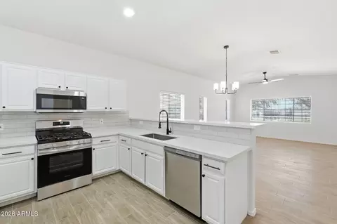 5821 E Calle Magdalena --, Guadalupe, AZ 85283