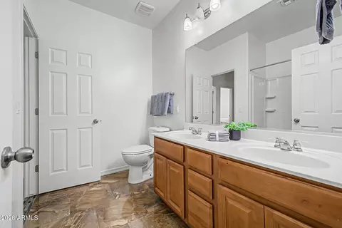 Bath - 854 E Tekoa Ave, Gilbert, AZ 85298 photo 3 of 4