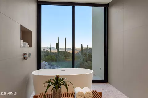 Bath - 4375 W Cush Canyon Loop, Marana, AZ 85658 photo 3 of 5
