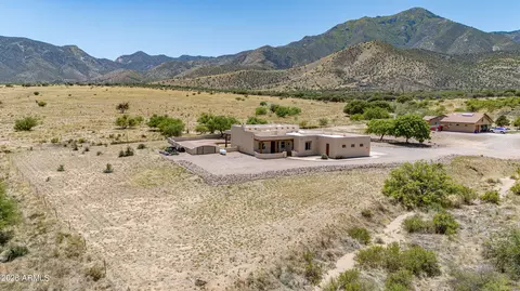5456 E Pioneer Ln, Hereford, AZ 85615
