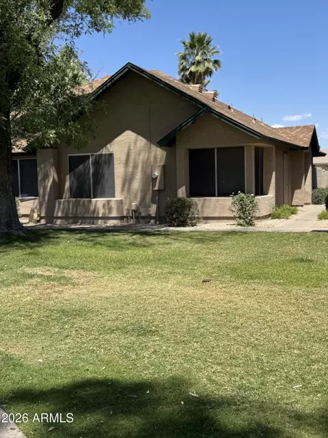 4810 W Manzanita Dr, Glendale, AZ 85302