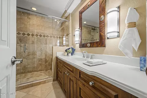 Bath - 5843 N 46th St, Phoenix, AZ 85018 photo 4 of 5