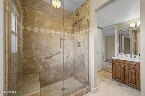 Bath - 5843 N 46th St, Phoenix, AZ 85018 photo 3 of 5