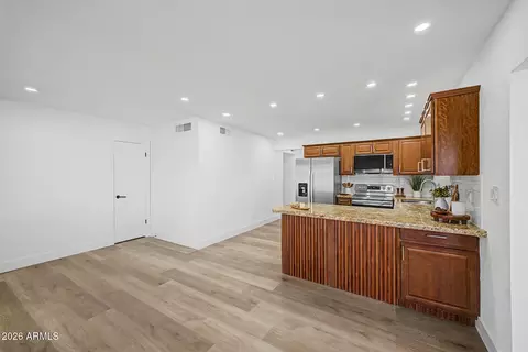 Kitchen - 3719 W Evans Dr, Phoenix, AZ 85053 photo 2 of 3