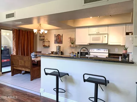 Kitchen - 4914 E Siesta Dr #2, Phoenix, AZ 85044 photo 2 of 4
