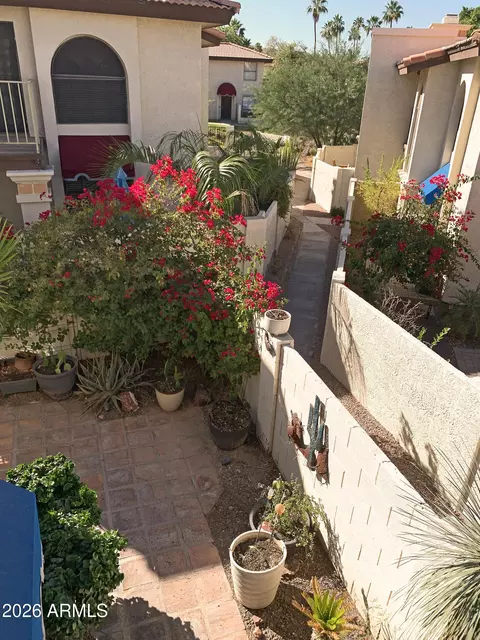 Exterior - 4914 E Siesta Dr #2, Phoenix, AZ 85044 photo 1 of 6