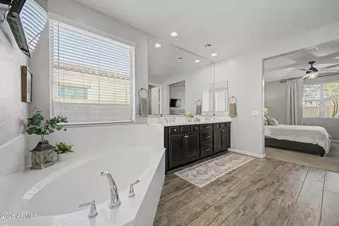 Bath - 9559 E Theia Dr, Mesa, AZ 85212 photo 1 of 4