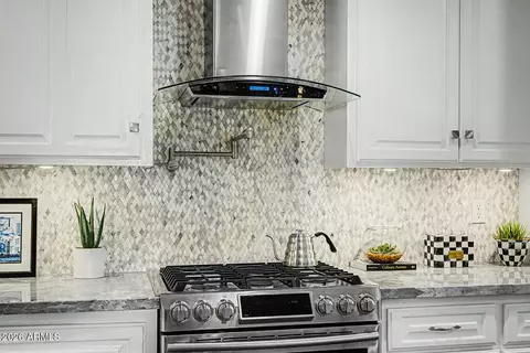 Kitchen - 3628 E Fairmount Ave, Phoenix, AZ 85018 photo 5 of 6