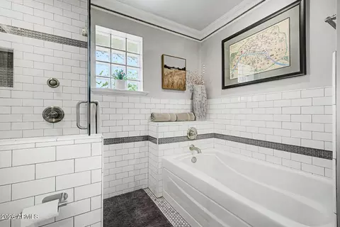 Bath - 3628 E Fairmount Ave, Phoenix, AZ 85018 photo 6 of 7