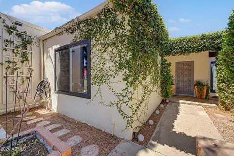 Exterior - 4316 E Piccadilly Rd, Phoenix, AZ 85018 photo 5 of 10