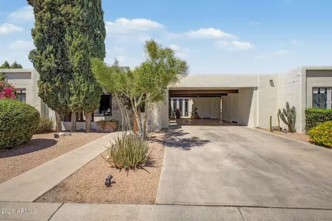 Exterior - 4316 E Piccadilly Rd, Phoenix, AZ 85018 photo 2 of 10