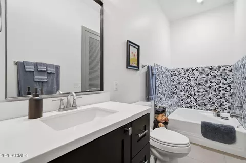 Bath - 3422 N 60th St, Phoenix, AZ 85018 photo 3 of 4