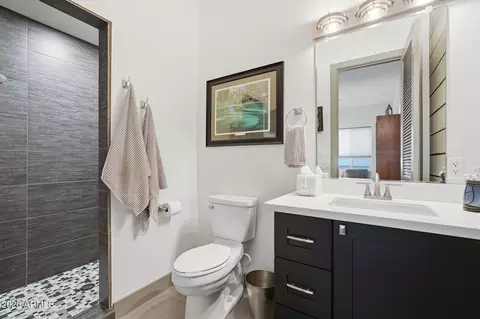 Bath - 3422 N 60th St, Phoenix, AZ 85018 photo 1 of 4