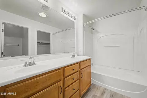 Bath - 4749 E Thunderheart Trl #103, Gilbert, AZ 85297 photo 2 of 4