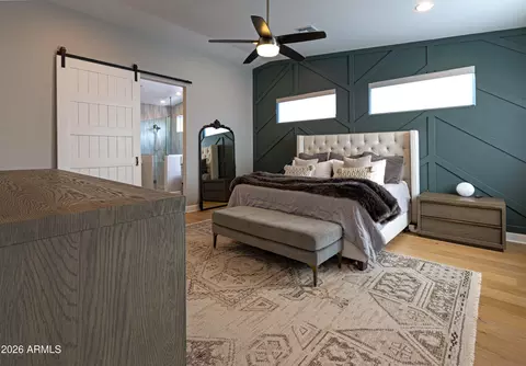 Bedroom - 215 E Ashwood Pl, Phoenix, AZ 85012 photo 1 of 6