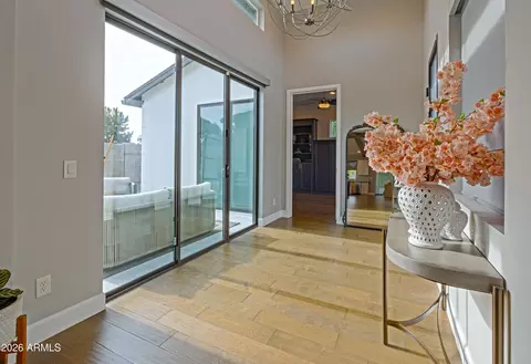 Entry Way - 215 E Ashwood Pl, Phoenix, AZ 85012 photo 1 of 5