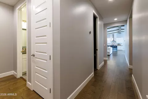 Entry Way - 215 E Ashwood Pl, Phoenix, AZ 85012 photo 3 of 5